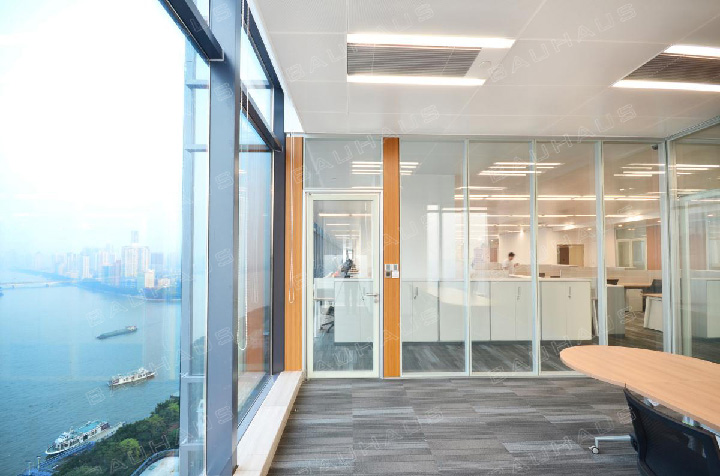 How to make office glass partitions in the early stage of business?